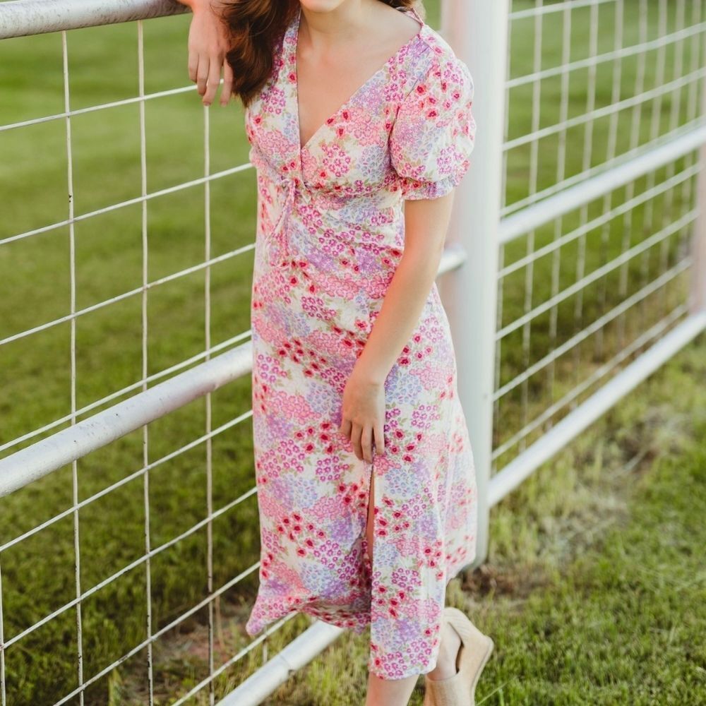 NWT SO floral v-neck midi dress